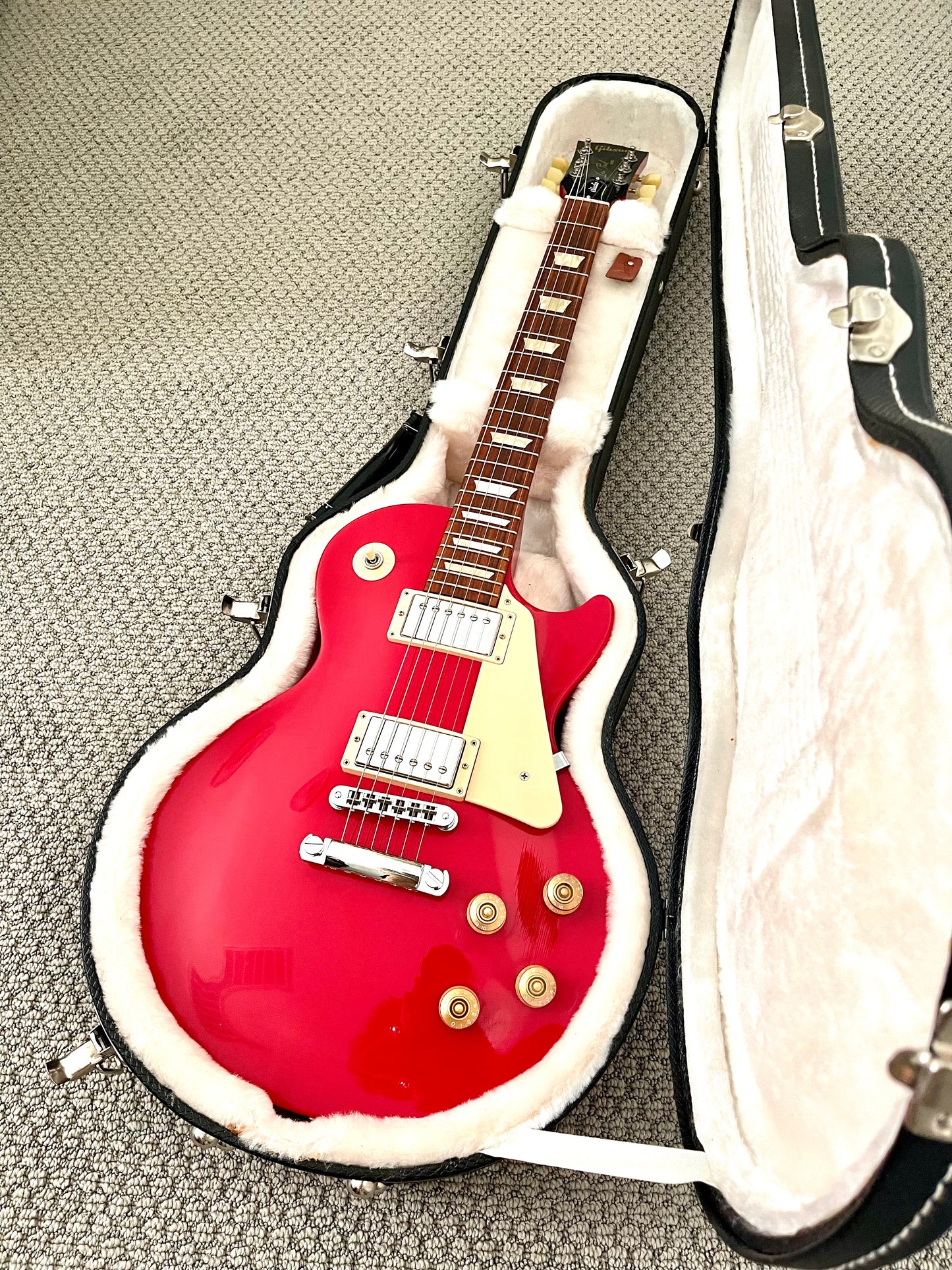 2012 Gibson Les Paul Studio "Radiant Red" + Paperwork + OHSC