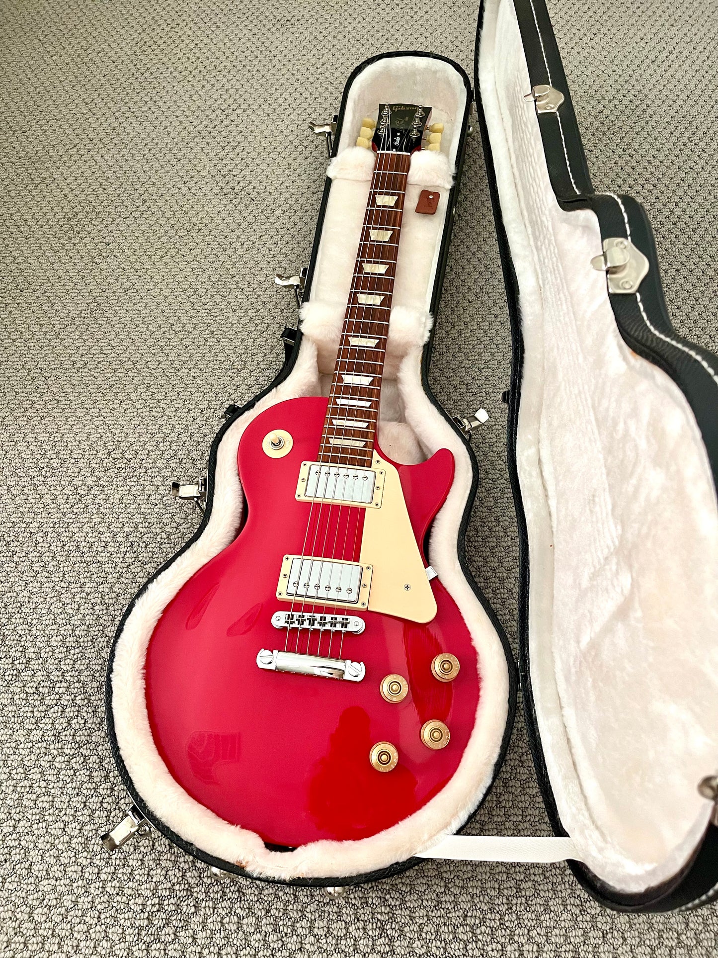 2012 Gibson Les Paul Studio "Radiant Red" + Paperwork + OHSC