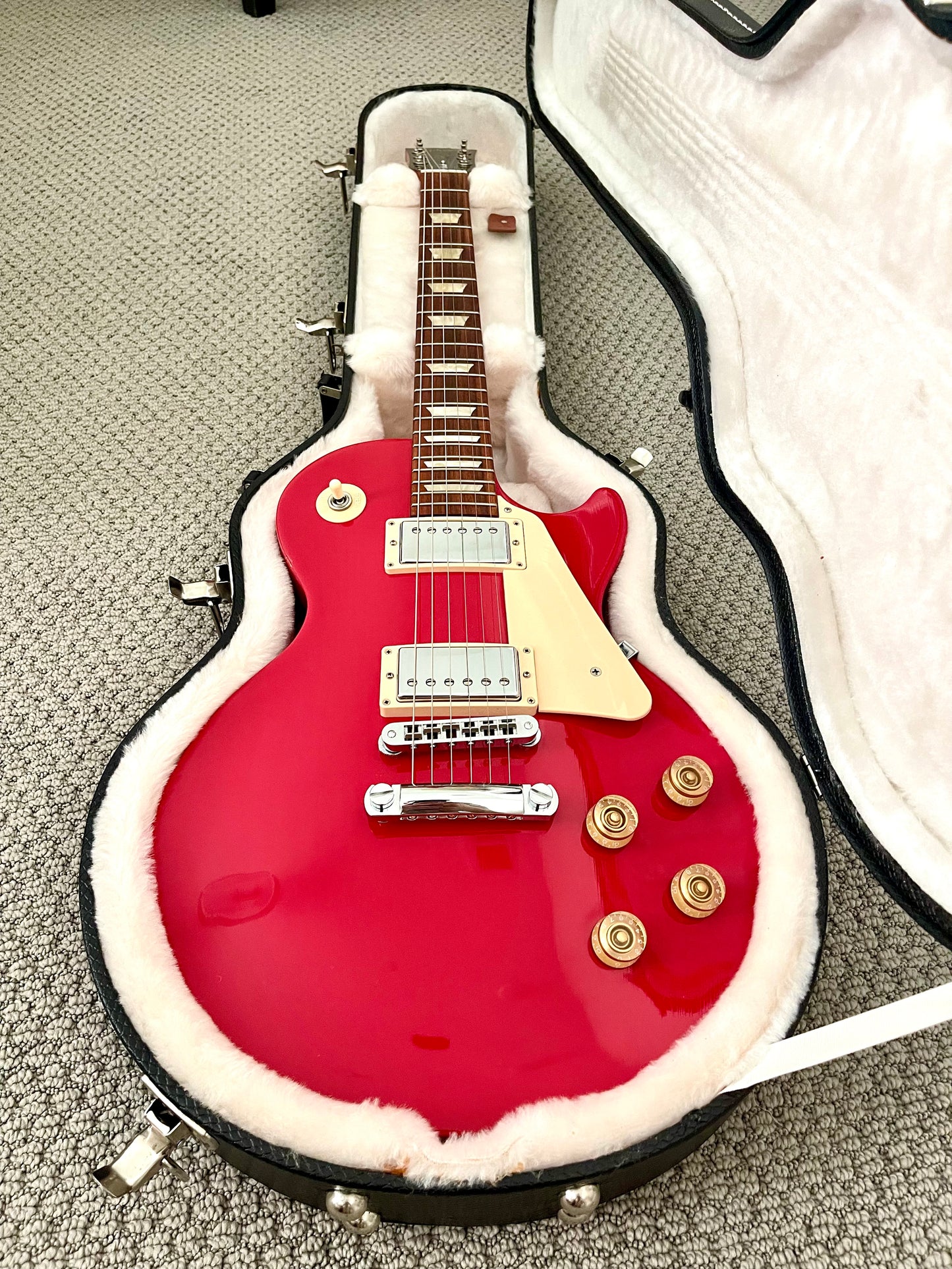 2012 Gibson Les Paul Studio "Radiant Red" + Paperwork + OHSC