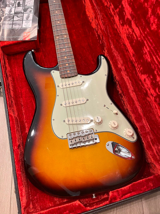 2015 Fender Stratocaster SUNBURST "59 AVRI" + OHSC