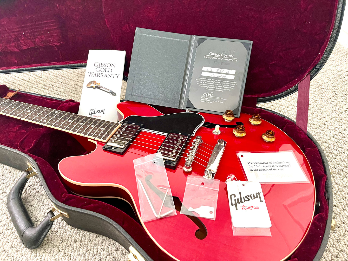 2010 Gibson CS-336 "Figured Cherry Red" (Custom Shop) + OHSC + COA